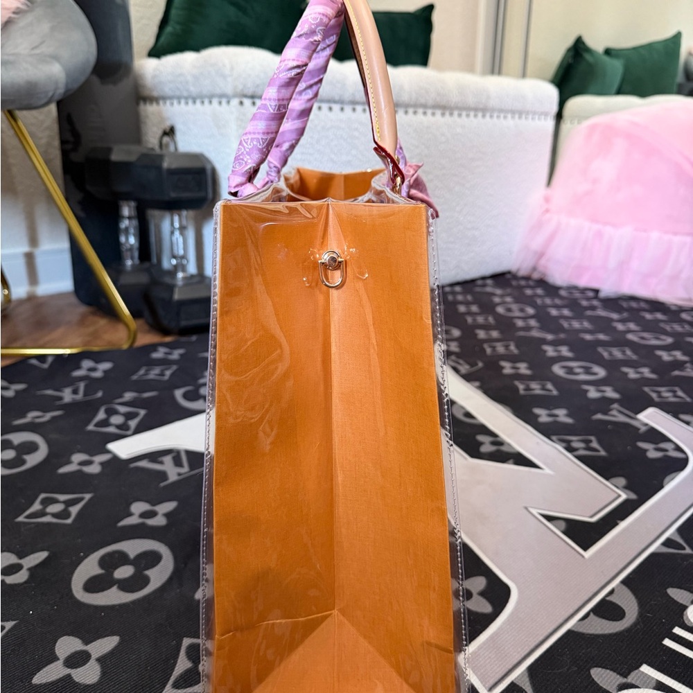 🩷🩷Louis Vuitton XL Gift Bag Tote🩷🩷 - Picture 6 of 7